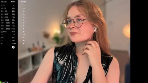 Emily  online show from October 30, 12:39 pm