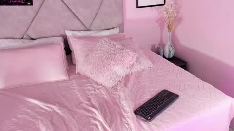 Emily online show from November 15, 12:07 pm