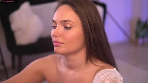 Emily online show from March 28, 11:44 am