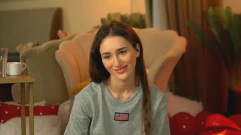 Snapshot of emilyraymont chatting on March 11, 5:24 am Emily online show from March 11, 5:24 am