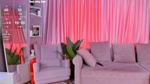 Snapshot of emilyrighter chatting on December 13, 11:02 am Hey i am  Emily     am -  pm online show from December 13, 11:02 am