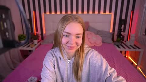  MY NAME IS Emily WELCOME EVERYONE I WILL BE HAPPY TO GIVE YOU WHAT YOU HAVE DREAMED OF FOR SO LONG online show from April 15, 6:39 am