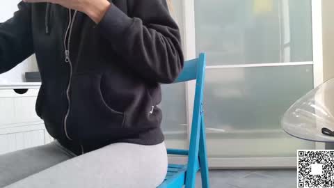 Emily ----  online show from February 17, 9:35 am