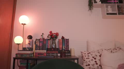 IG thickemmsss online show from December 22, 7:53 pm