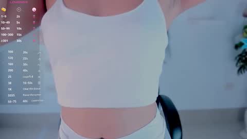 emilyy_kim online show from March 4, 7:33 pm