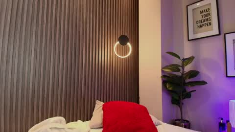 emma__rose1 online show from April 2, 3:03 am