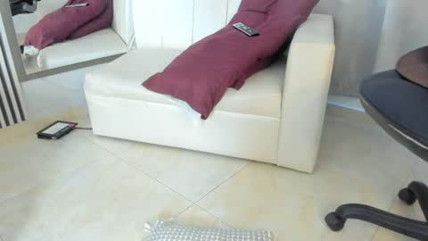 emma_and_aysha online show from July 17, 9:50 pm