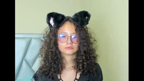 Emma online show from October 14, 9:40 pm