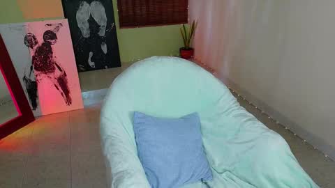 Emma online show from February 10, 7:06 pm