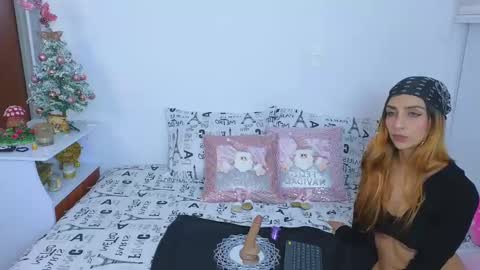 Emma Blue  modelo independiente online show from December 14, 4:34 am