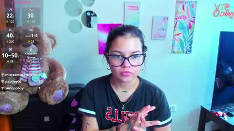 emma_boo_ online show from June 1, 6:20 pm