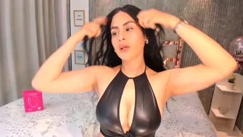 emma_johnsson1 online show from March 5, 3:04 am