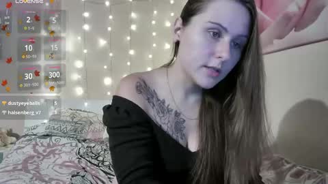emma_just online show from November 17, 6:32 pm