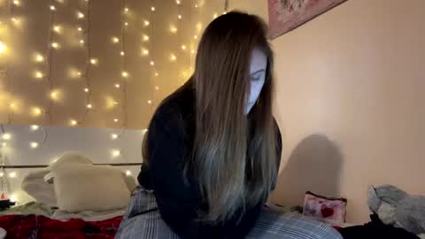 emma_just online show from March 1, 4:00 pm