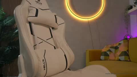    online show from April 1, 5:52 am