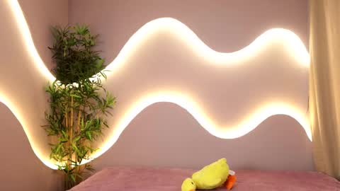 Emma online show from March 20, 10:37 pm