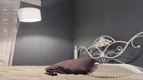 Emma Voss online show from November 10, 5:16 pm