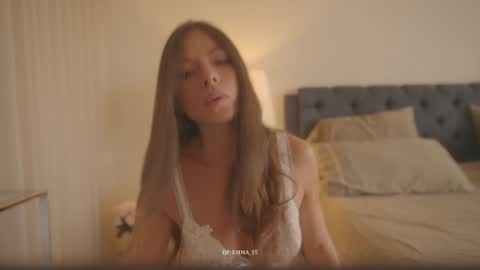 emma_lu1 online show from March 12, 4:11 pm