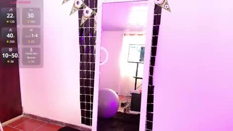 Emma Sanz online show from February 27, 2:42 pm