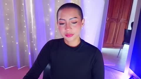 Emma web online show from February 3, 6:56 pm