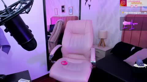 modelo independente online show from May 14, 12:53 am