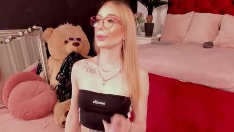 Em online show from June 10, 3:28 am