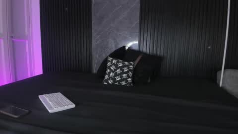 emmaclark_1 online show from November 4, 9:38 pm