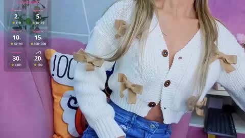 Snapshot of emmacortez chatting on October 10, 11:49 am emma cortez online show from October 10, 11:49 am