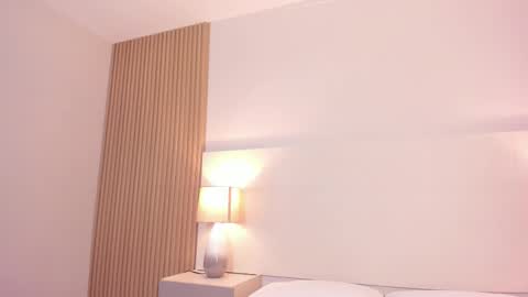 emmaespencer  online show from March 27, 11:22 am