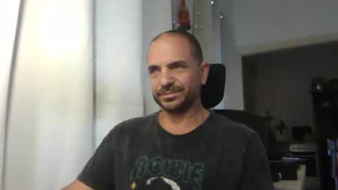 Ariel online show from May 2, 4:40 am