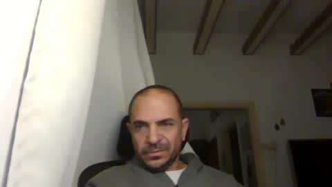 Ariel online show from December 25, 4:33 am