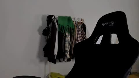 Emma online show from December 22, 7:52 pm