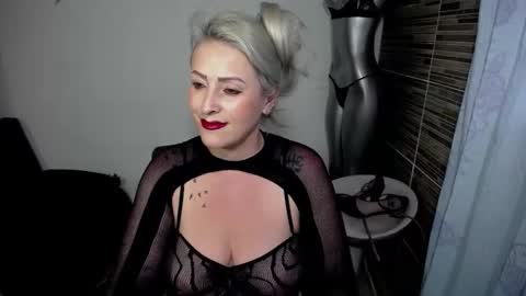Emma online show from May 22, 10:49 pm