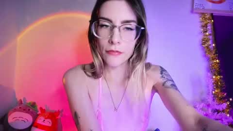 Snapshot of emmaterrestrial chatting on February 25, 10:15 am RH-NEGATIVE GREEN-EYED BAELIEN online show from February 25, 10:15 am