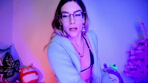 Snapshot of emmaterrestrial chatting on December 28, 6:40 pm RH-NEGATIVE GREEN-EYED BAELIEN online show from December 28, 6:40 pm