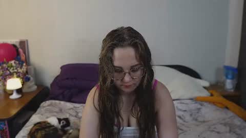 Mia online show from June 30, 7:01 pm