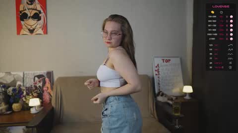 Mia online show from December 4, 4:12 am