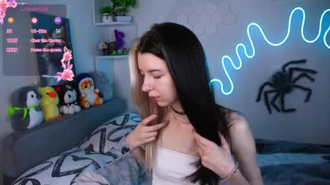 emmie_everly online show from May 7, 8:59 pm