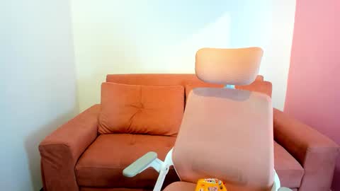 Emmi online show from January 6, 5:28 pm