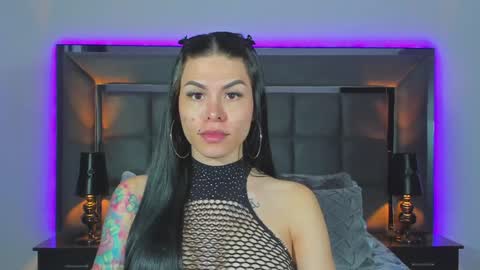 Emmily Santibaez online show from January 4, 11:54 am