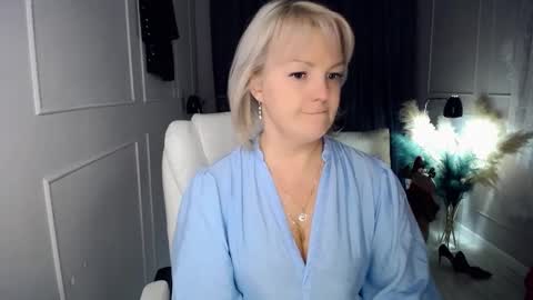 emmmam online show from December 18, 11:16 am