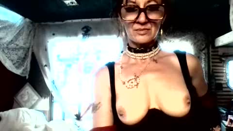 emmybaby5250 online show from April 30, 10:03 pm