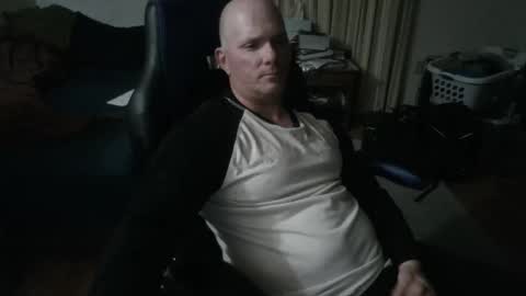 Snapshot of emsguy1 chatting on October 25, 4:35 am Matt online show from October 25, 4:35 am