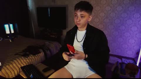 emveeboy96 online show from March 29, 6:59 am