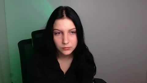 Emma online show from November 11, 1:57 pm