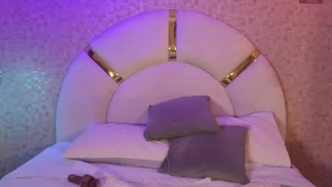 Emy  online show from November 29, 1:19 pm