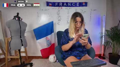 EmyLana online show from June 22, 9:00 pm
