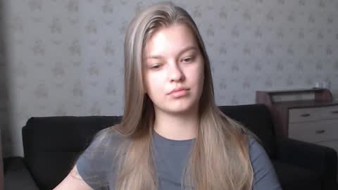 Snapshot of emysway chatting on October 13, 9:55 am EmySway online show from October 13, 9:55 am