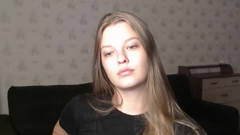 Snapshot of emysway chatting on October 4, 11:52 am EmySway online show from October 4, 11:52 am