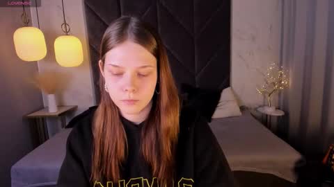 Leah online show from October 16, 2:49 pm